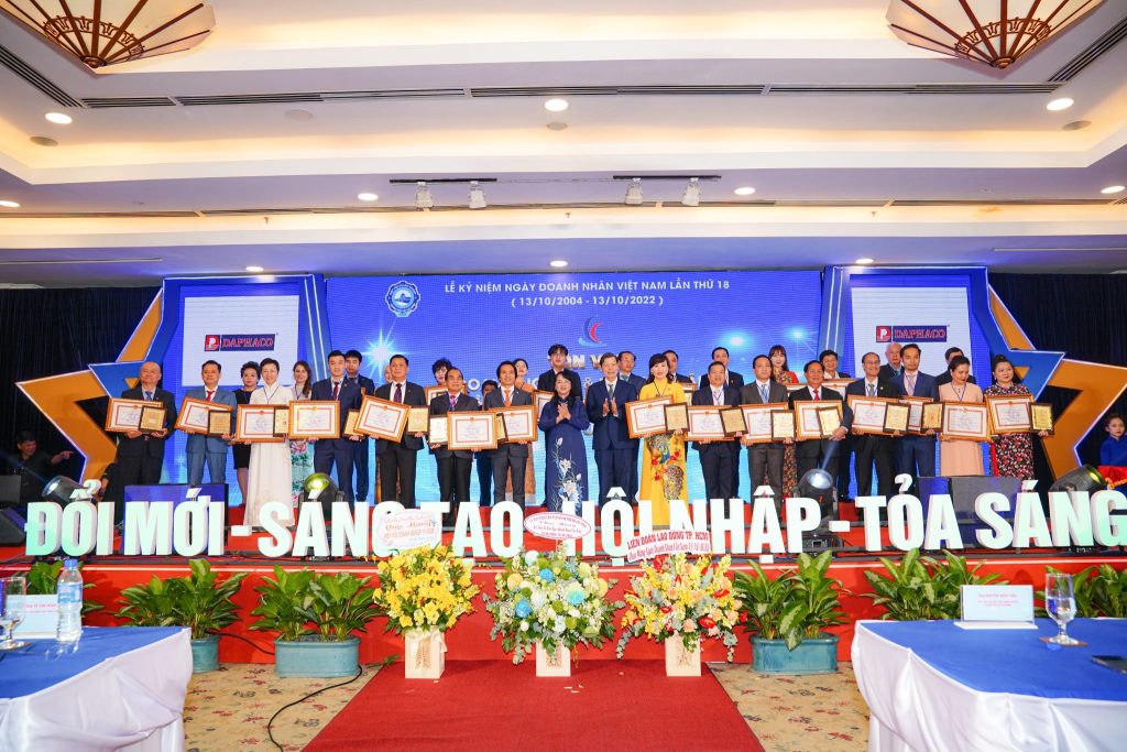 DAPHACO đạt danh hiệu “Doanh nghiệp Thành phố Hồ Chí Minh tiêu biểu” năm 2022