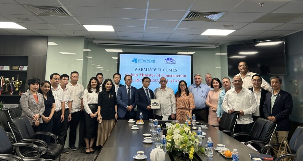 DAPHACO Honored To Participate In The Meeting Between Saigon Construction Association & Building Material And The Cuban Minister Of Construction