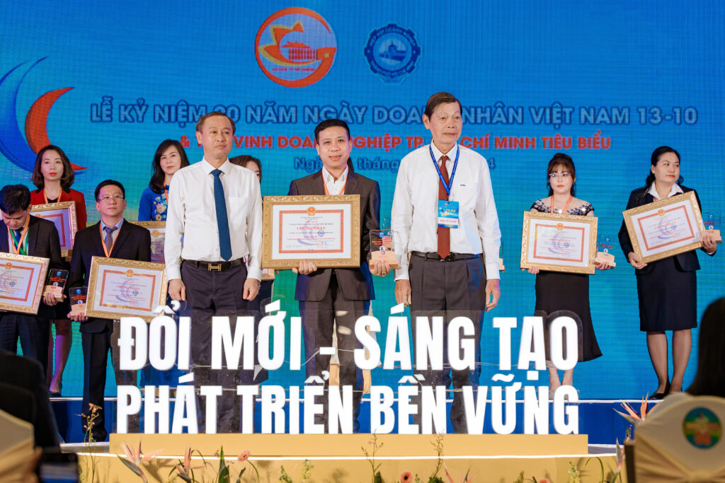 DAPHACO IS HONORED TO RECEIVE THE TITLE OF “OUTSTANDING HO CHI MINH CITY ENTERPRISE IN 2024”