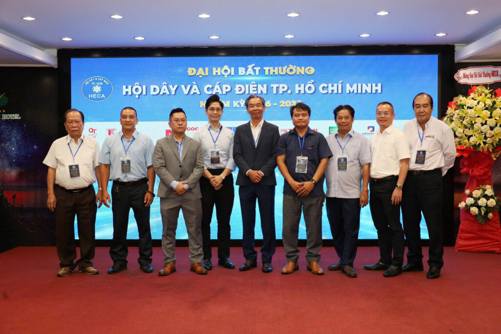 Ông Nguyễn Văn Khanh – Chủ tịch HĐQT DAPHACO tiếp tục được tín nhiệm giữ chức Chủ tịch HECA